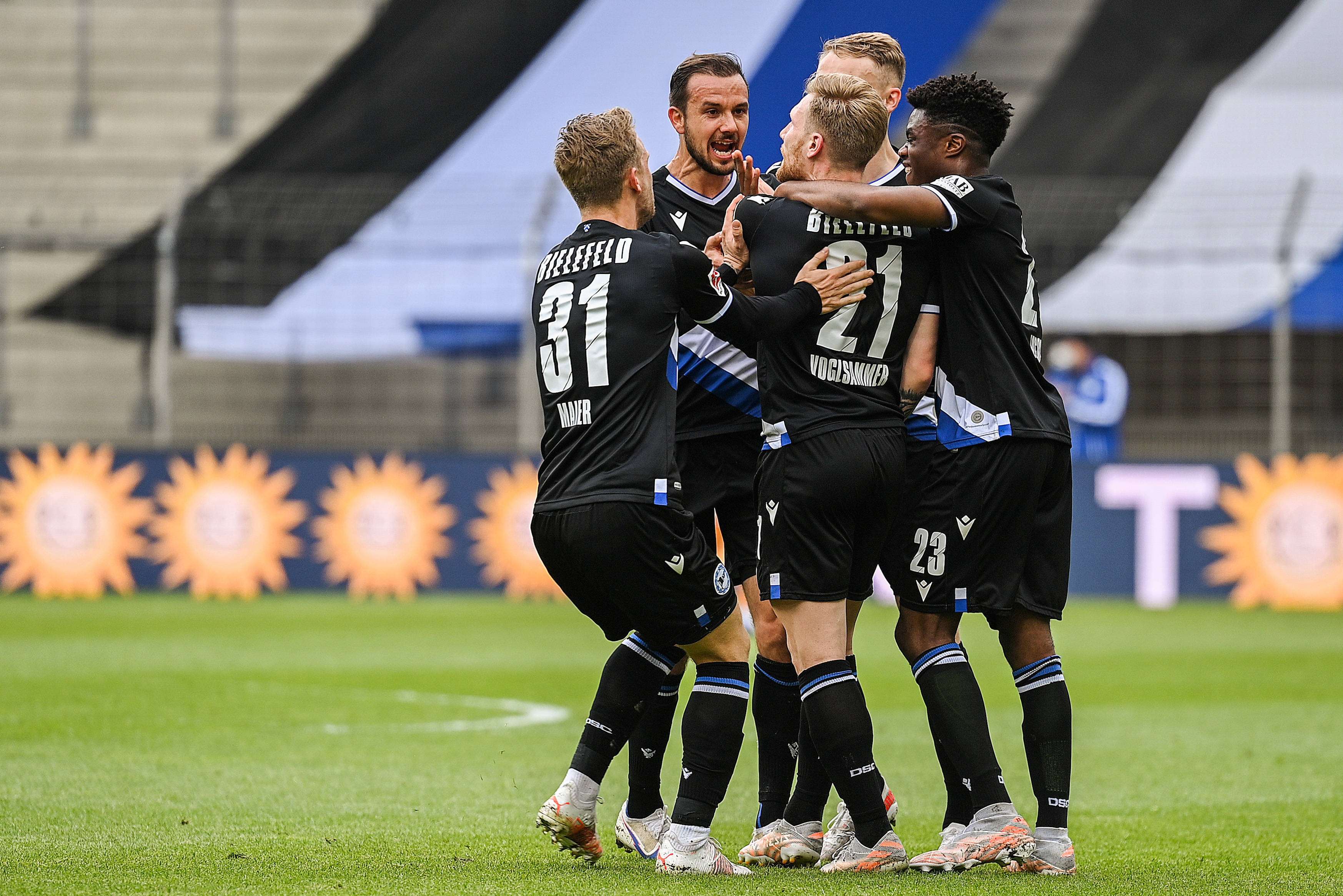 费德勒巅峰对决，德布劳内与50激战西班牙队分钟，赛事规则更新胜负难料！的简单介绍