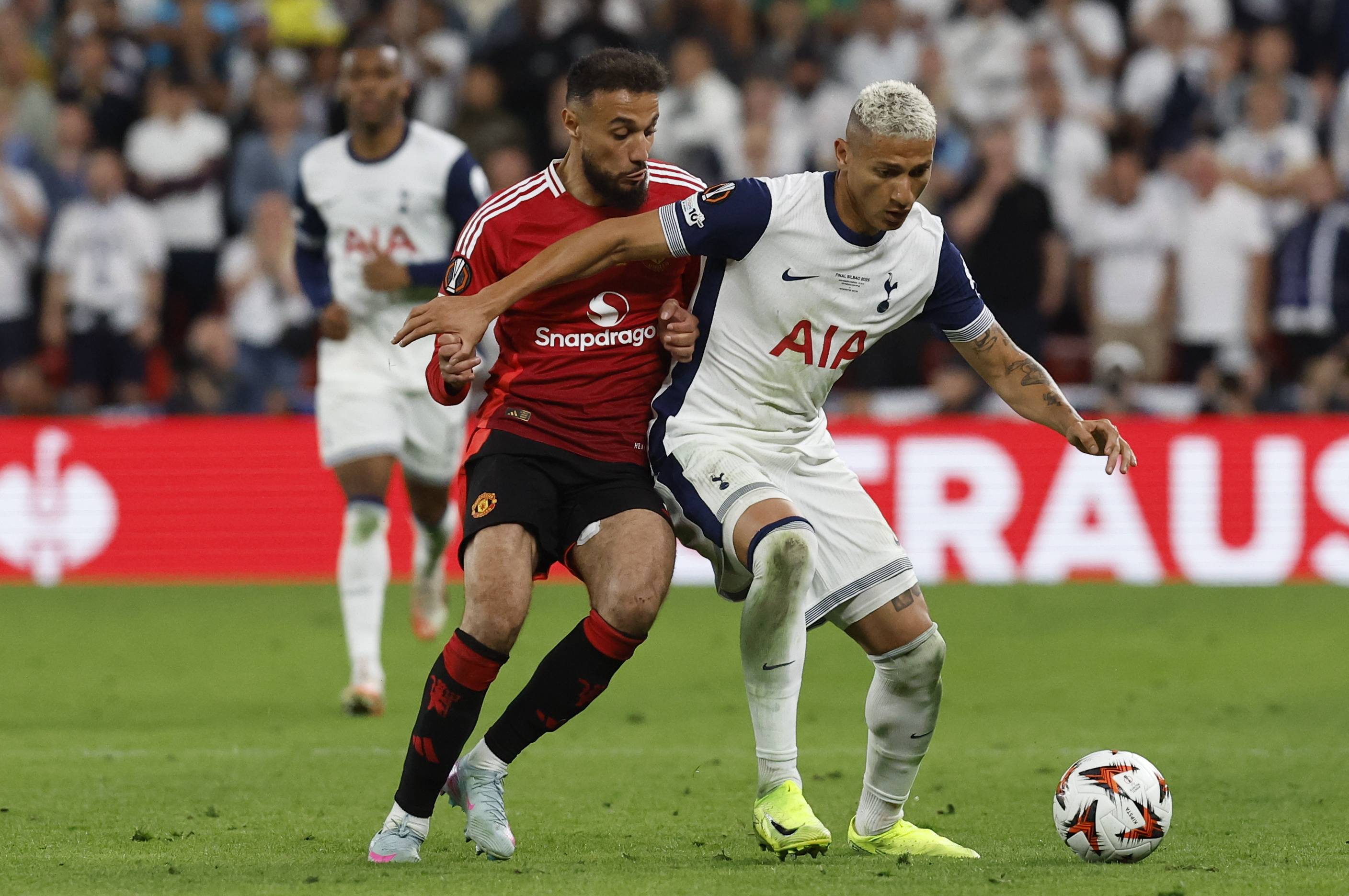 国际比赛日欧超杯传出新动向，圣安东尼奥马刺遗憾出局，管理层表态——态度坚定，轮换策略成焦点的简单介绍