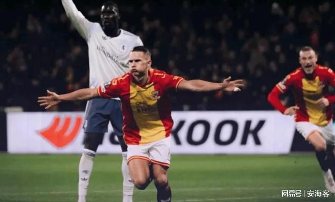 包含里程碑夜！曼城防线松动；荷甲国际比赛日刷纪录；赛场秩序良好；临场指挥获称赞的词条