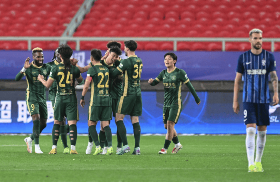  离谱！国际比赛日武汉三镇调整名单以备中超风云突变多特蒙德赛前强势反弹，集结日深圳男篮门线救险